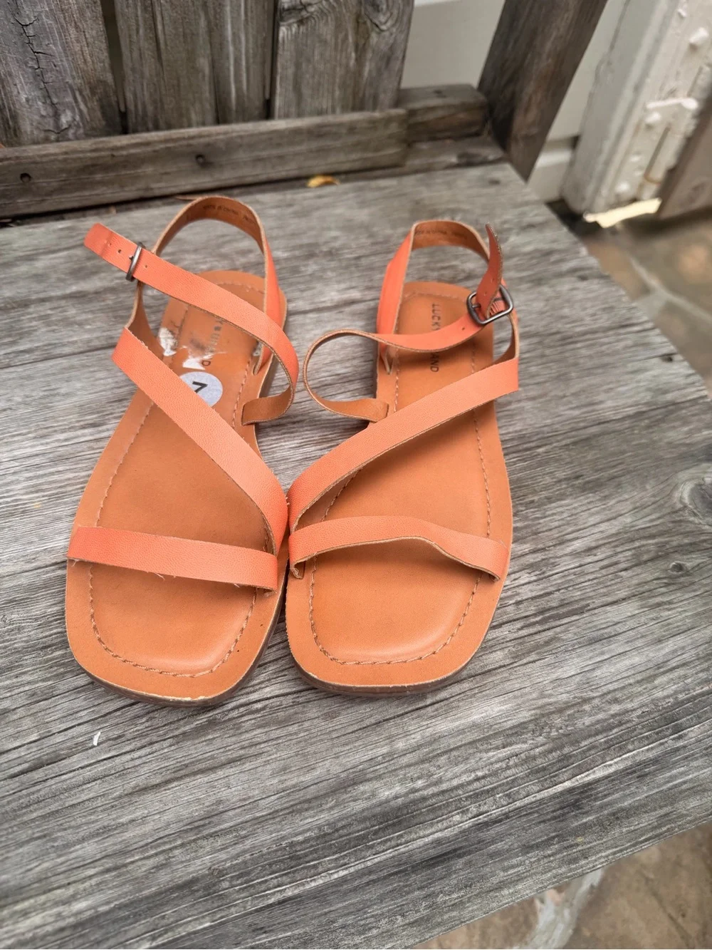 Lucky Brand Coral/Tan Strappy Sandals size 7